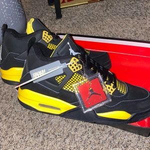 Air Jordan “Thunder” 4 2012